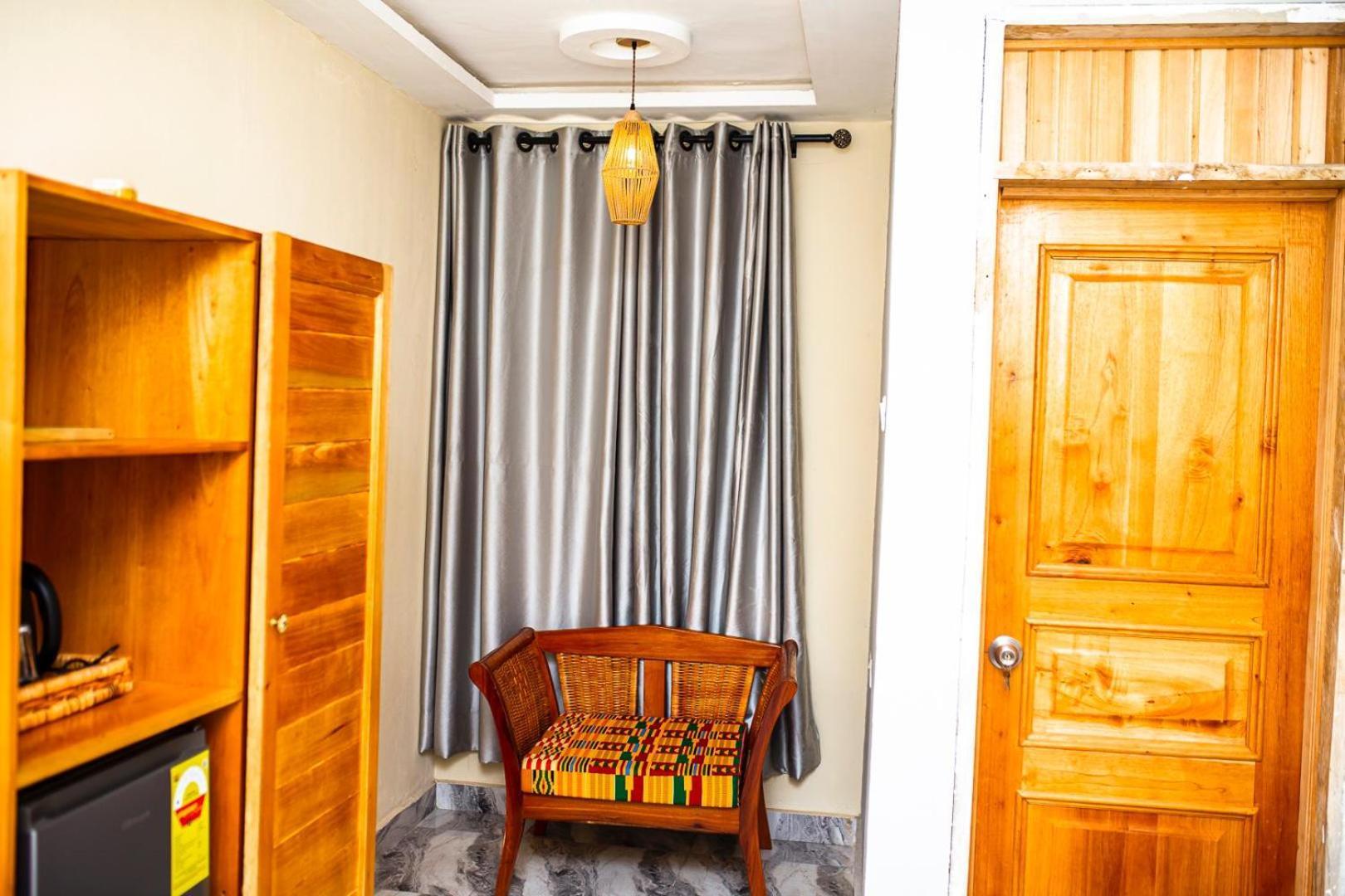 Heritage Hotel Winneba Екстериор снимка